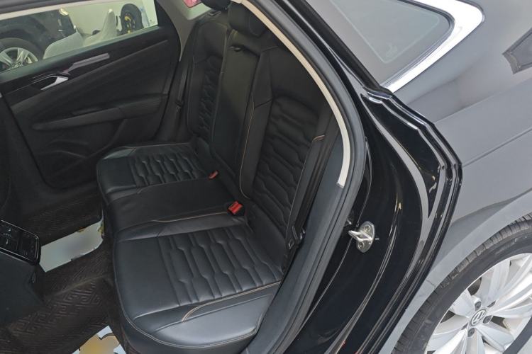 Used Volkswagen Passat 2019 330TSI Elite Edition China VI
