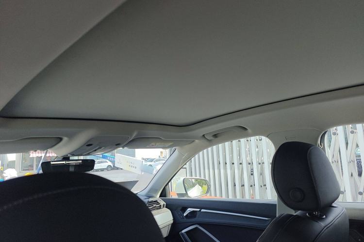 Used Audi Q3 2023 Updated 40 TFSI Fashionable and Dynamic Version
