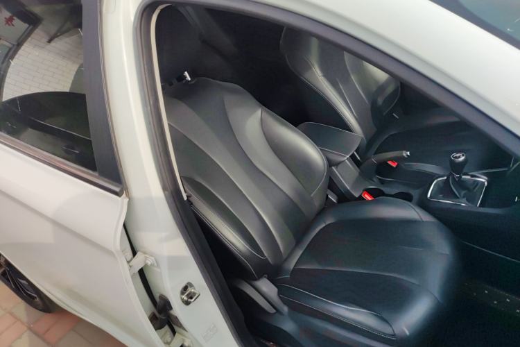 Used Roewe i5 2020 1.5L Manual 4G Connect Leehao Flagship Edition
