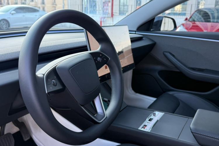 Used Tesla Model 3 2023 Rear-Wheel-Drive Version
