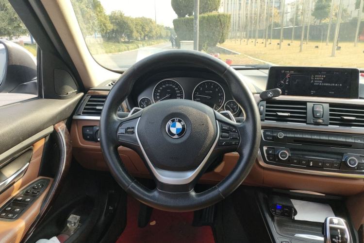 Used BMW 3 Series 2013 Facelift 320Li Fashion Design Package