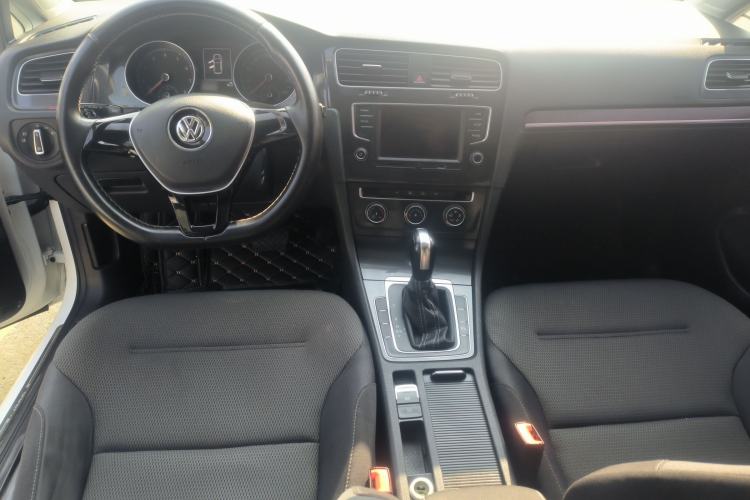 Used Volkswagen Golf 2017 1.6L Automatic Comfort Million-Vehicle Anniversary Edition
