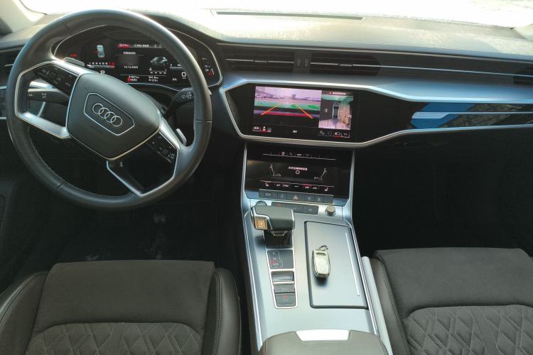 Used Audi A7L 2024 45TFSI quattro S-line Visionary Edition Flow Crystal Package
