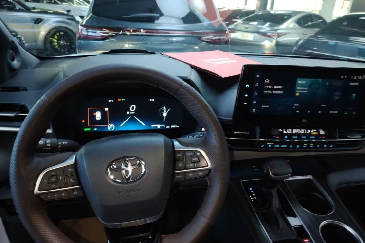 Used Toyota Granvia 2022 2.5L Hybrid Flagship Edition
