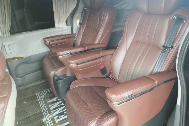 Used Toyota Sienna 2020 3.5L Two-Wheel Drive XLE Leather Interior 7 Seats Mexico Edition
