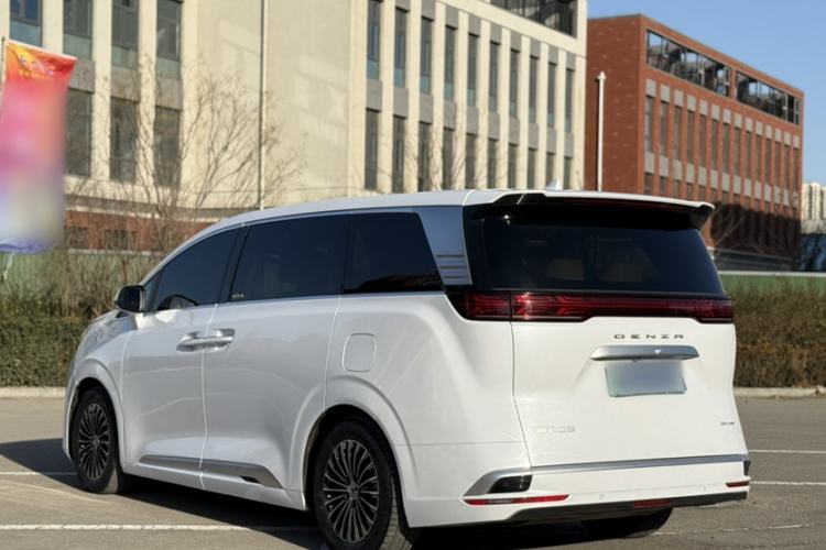 Used Denza D9 2022 DM-i 970 Four-Wheel Drive Prestige Model
