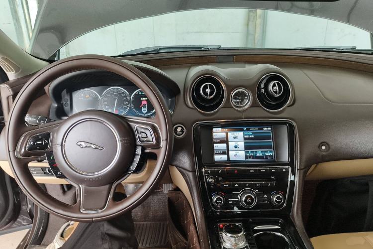 Used Jaguar XJ 2014 XJL 2.0T Two-Wheel-Drive Elegant Business Edition
