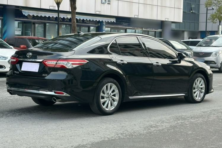 Used Toyota Camry 2023 2.0G Luxury Edition