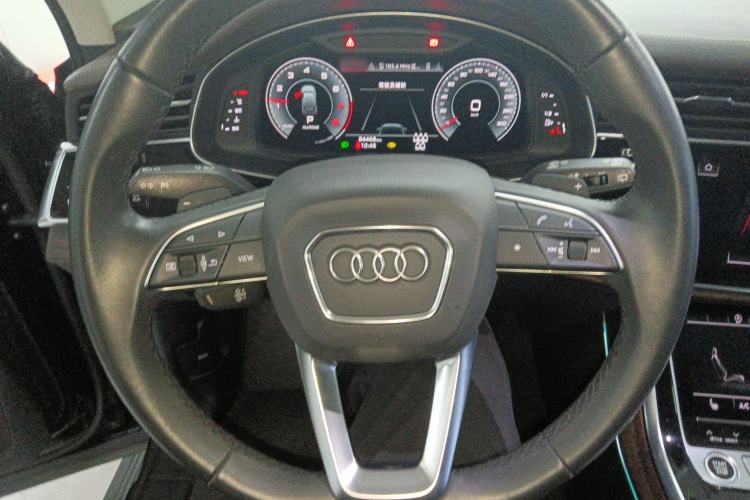 Used Audi Q7 2021 45 TFSI quattro S line Sport model
