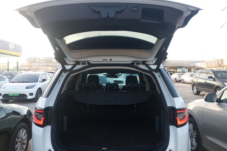 Used Land Rover Discovery Sport 2022 200 PS Family Edition 5 Seats