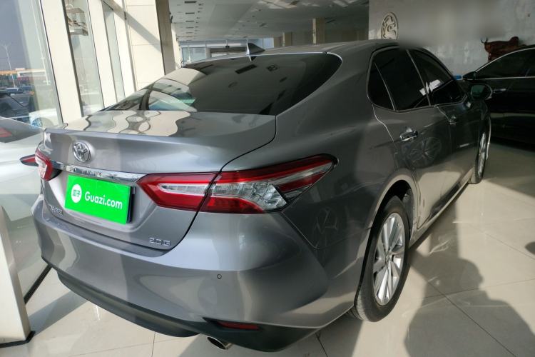 Used Toyota Camry 2021 2.0G Luxury Edition
