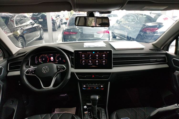 Used Volkswagen Tiguan L 2023 330TSI Automatic Two-Wheel Drive Smart Edition
