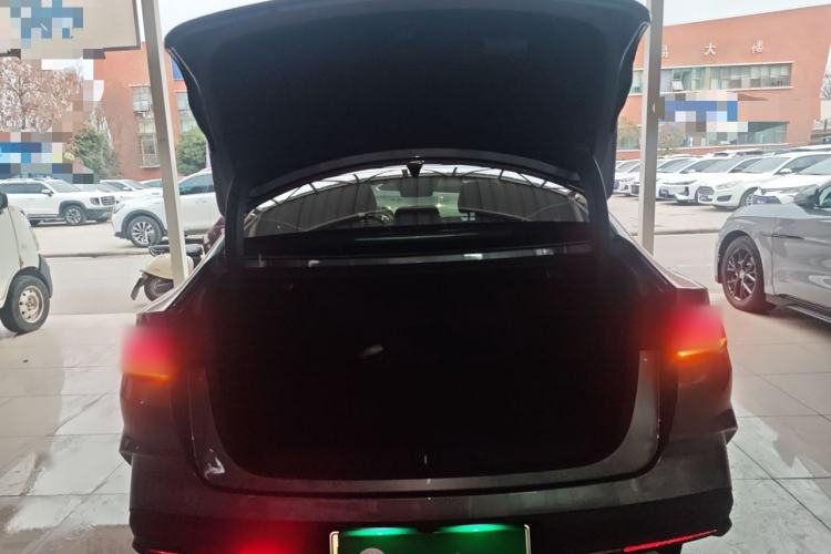 Used BYD Qin L 2025 DM-i Smart Drive 80KM Leading Model
