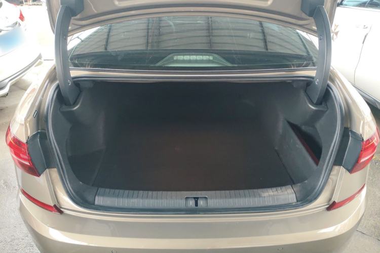 Used Volkswagen Passat 2019 330TSI Elite Edition China VI
