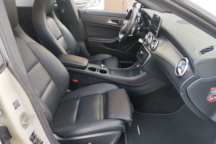 Used Mercedes-Benz CLA 2014 CLA 260 4MATIC

