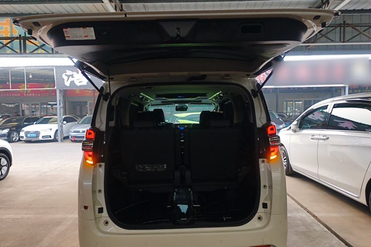 Used Toyota Vellfire 2019 Dual-Engine 2.5L HV Luxury Edition
