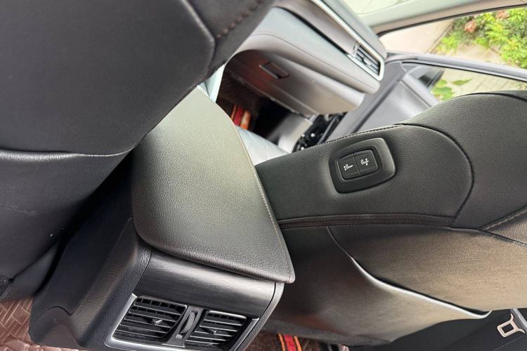 Used Toyota Camry 2021 2.0G Luxury Edition
