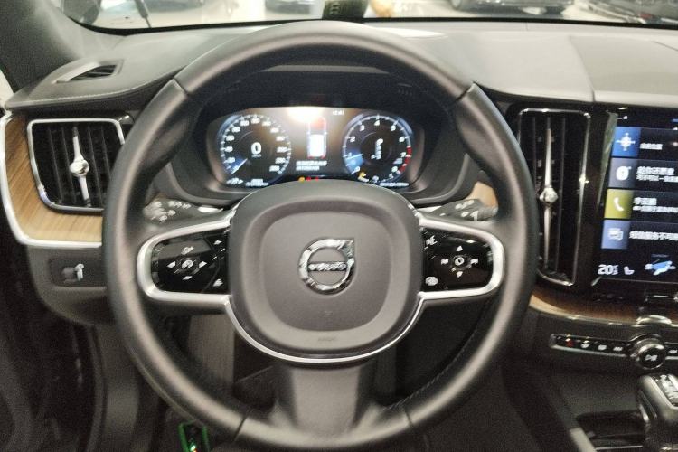 Used Volvo XC60 2021 T5 4x4 Smart Luxury Edition
