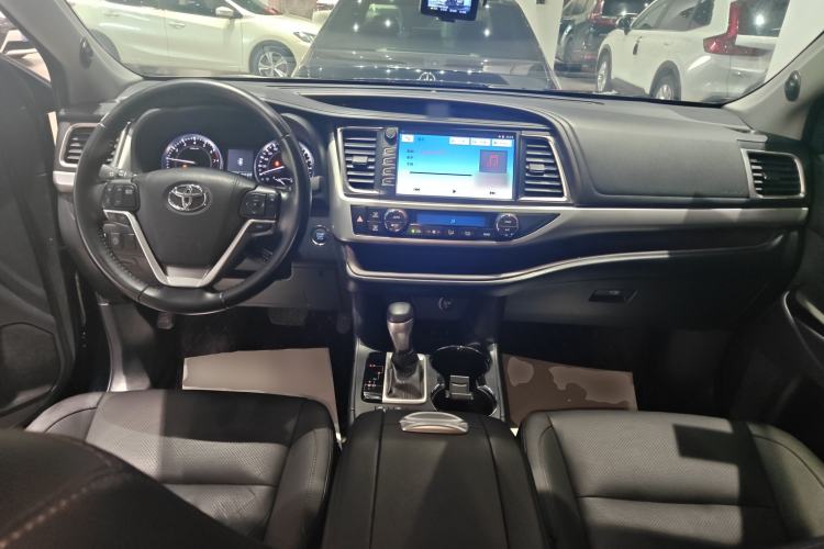 Used Toyota Highlander 2017 2.0T Four-Wheel Drive Luxury Edition 7 Seats