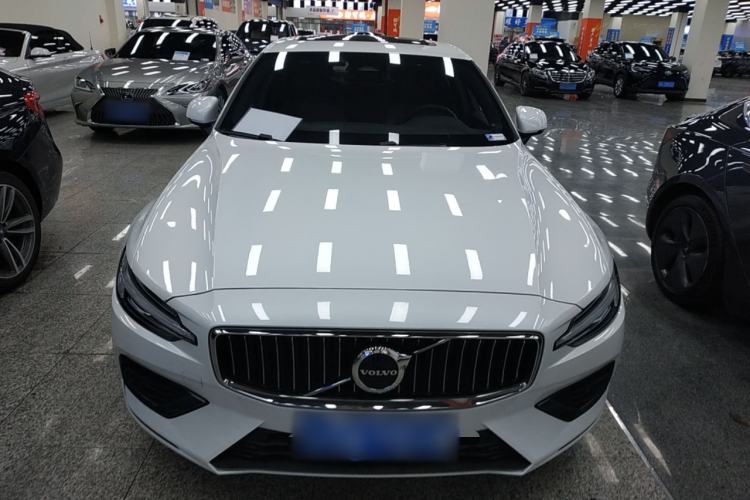 Used Volvo S60 2024 B4 Zhiyi Luxury Edition
