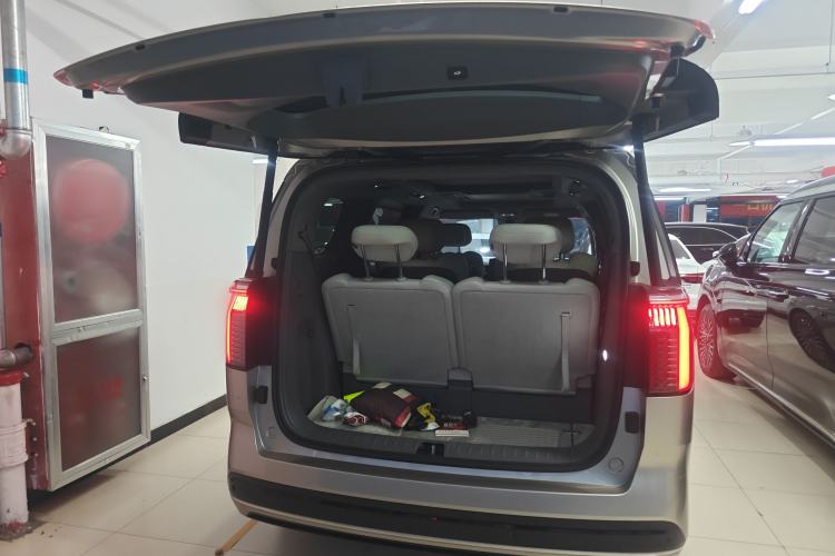 Used Zeekr 009 2022 WE Edition
