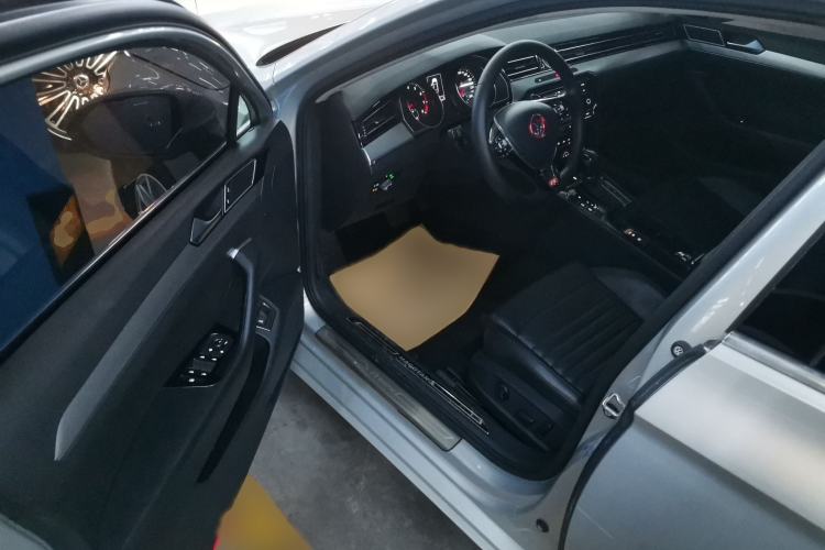 Used Volkswagen Magotan 2018 330TSI DSG Advanced Model
