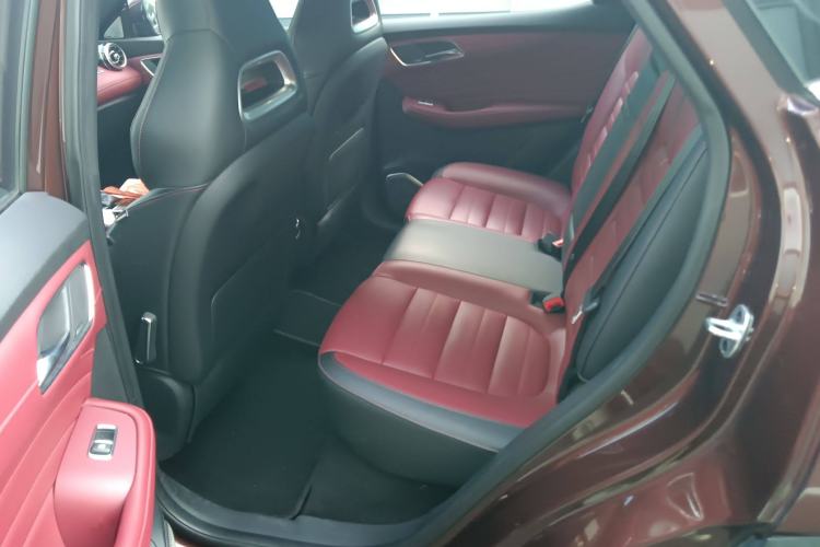 Used MG HS 2018 30T Automatic Two-Wheel Drive Trophy Edition—High-Octane V-Model
