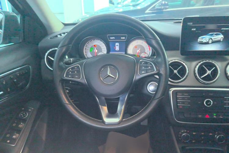 Used Mercedes-Benz GLA 2016 GLA 200 Fashion Model