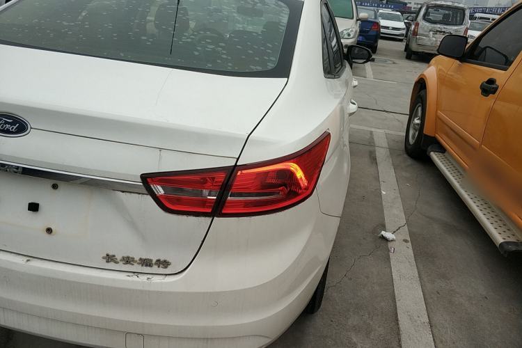 Used Ford Escort 2015 1.5L Automatic Fashion Model