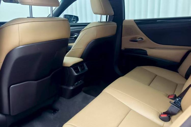 Used Lexus ES 2021 200 Excellence Edition
