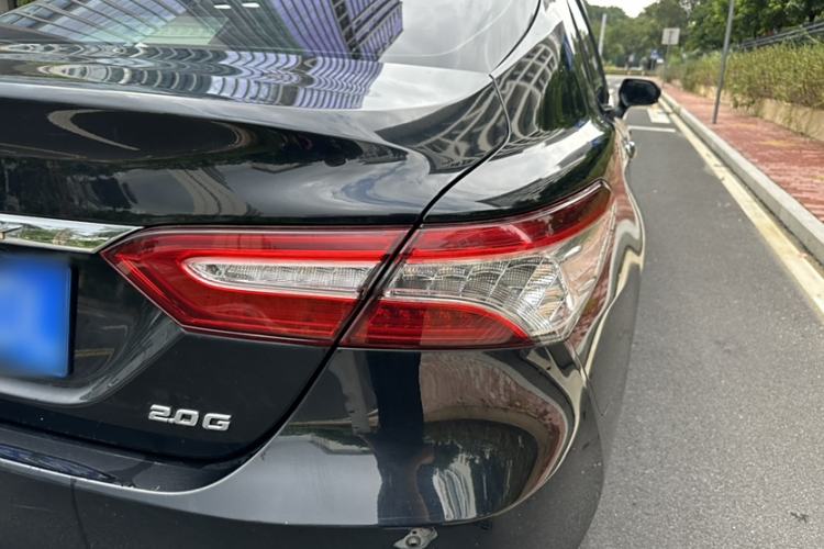 Used Toyota Camry 2018 2.0G Luxury Edition
