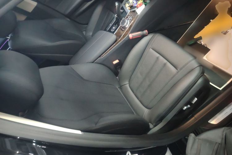 Used BMW 5 Series 2018 525Li Luxury Package
