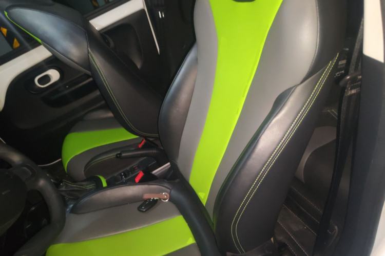 Used Roewe Clever 2021 302 km New Four-Seater Super-Efficient Version
