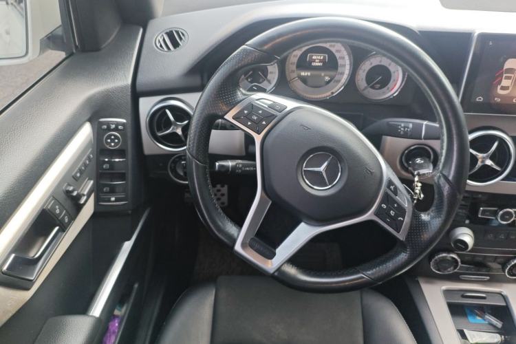 Used Mercedes-Benz GLK-Class 2015 GLK 260 4MATIC Fashion Edition Ultimate Version
