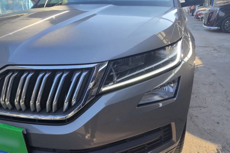 Used Skoda Kodiaq 2018 Facelifted TSI330 5-Seater Two-Wheel-Drive Luxury Enjoyment Edition
