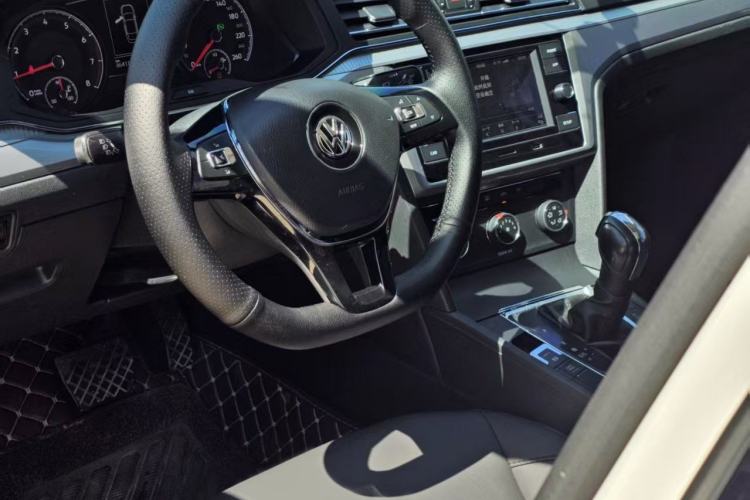 Used Volkswagen Lamando 2019 230TSI DSG Vision Edition China VI Standard
