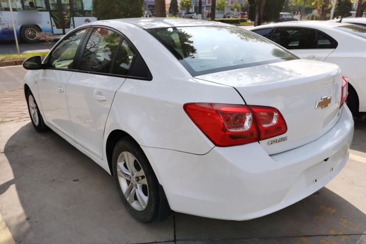 Used Chevrolet Cruze 2015 1.5L Classic SE MT
