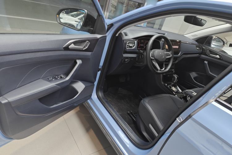 Used Volkswagen Tharu 2025 NewRui 300TSI Prestige Edition
