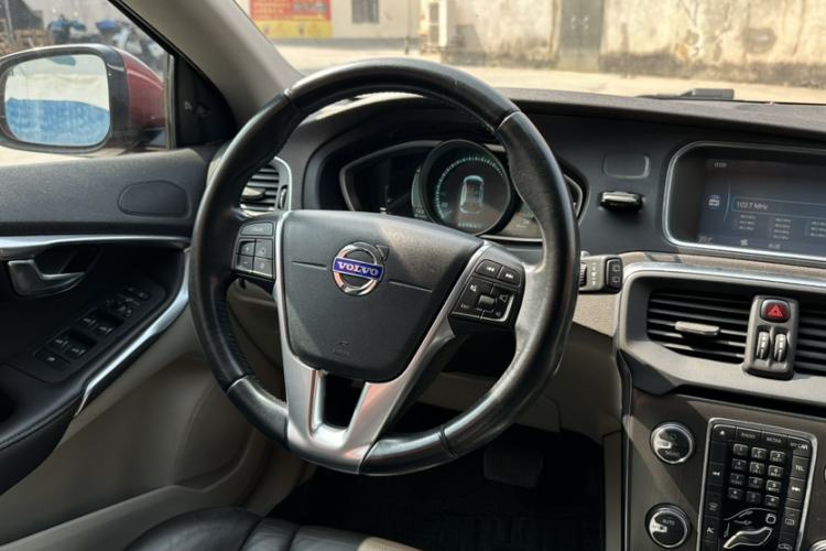 Used Volvo V40 2014 2.0T Zhiya Edition