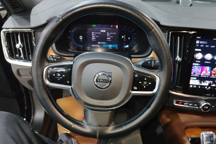 Used Volvo S90 2023 B5 Zhiyi Luxury Edition
