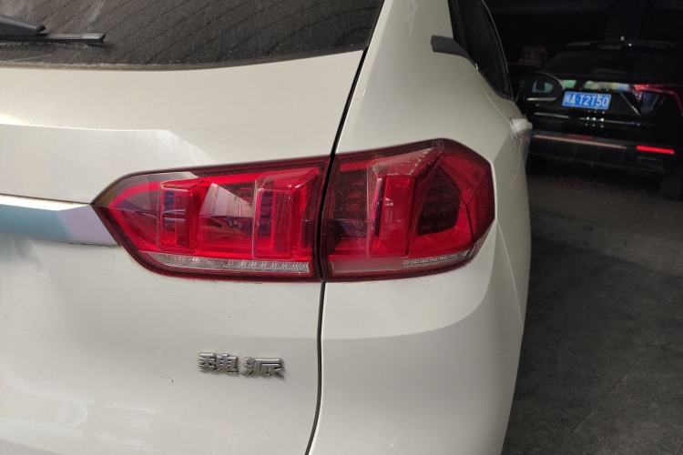 Used Wey VV5 2021 1.5T Two-Wheel Drive Smart Pioneer
