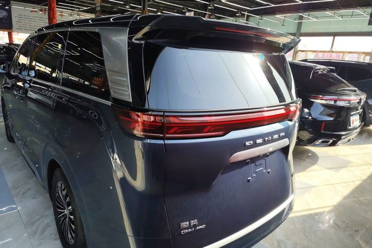 Used Denza D9 2022 DM-i 970 Four-Wheel Drive Flagship Model