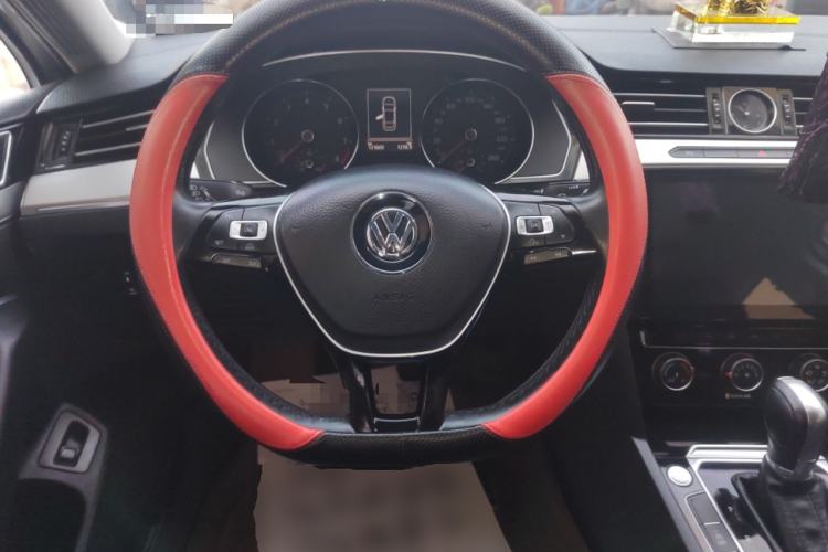 Used Volkswagen Magotan 2017 280TSI DSG Leading Edition
