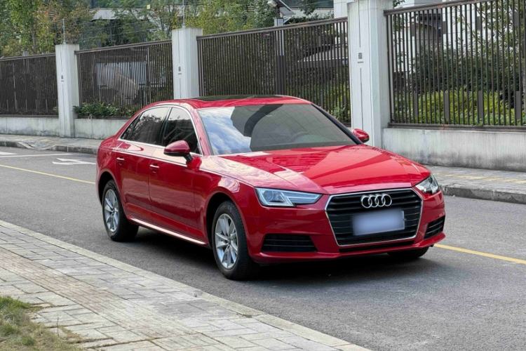 Used Audi A4L 2017 40 TFSI Ambition Edition
