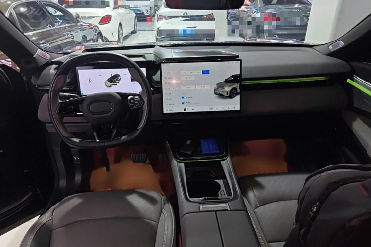 Used Lynk & Co 08 EM-P 2025 120km Long-Range Halo
