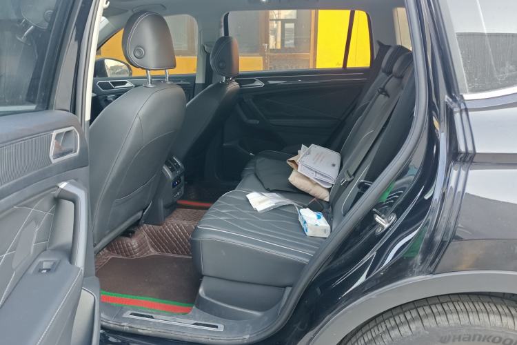 Used Volkswagen Tiguan L 2023 Restyled 330TSI Automatic Two-Wheel Drive R-Line Enhanced Comfort Version
