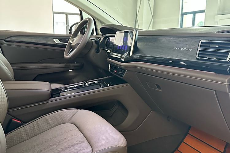 Used Volkswagen Viloran 2022 380TSI Luxury Edition
