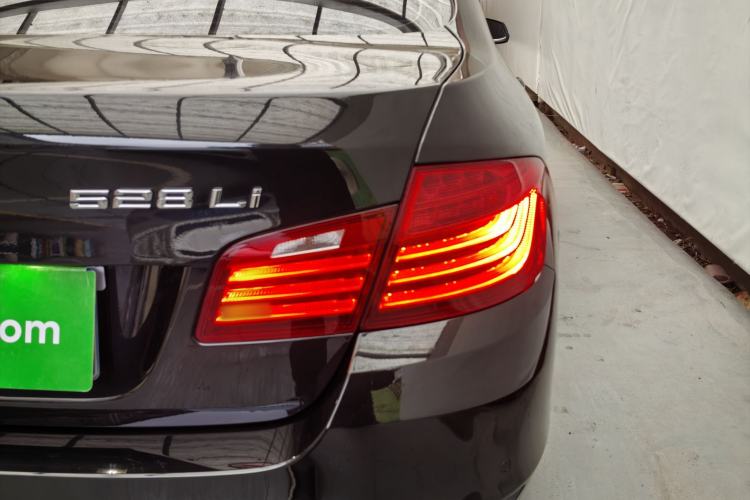 Used BMW 5 Series 2014 520Li Elegant Model
