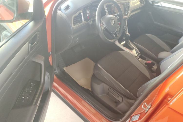 Used Volkswagen T-ROC 2019 230TSI DSG Two-Wheel-Drive Advanced Version China VI Standard
