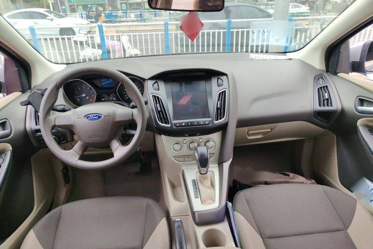 Used Ford Focus 2012 Sedan 1.6L Automatic Comfort Model
